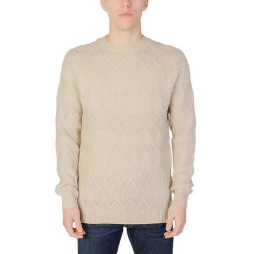 Beige crew neck sweater worn by model from Only & Sons Men Knitwear collection