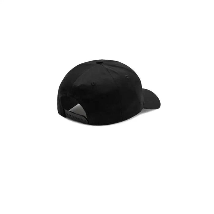 Black Calvin Klein men cap with adjustable strap for a comfortable fit