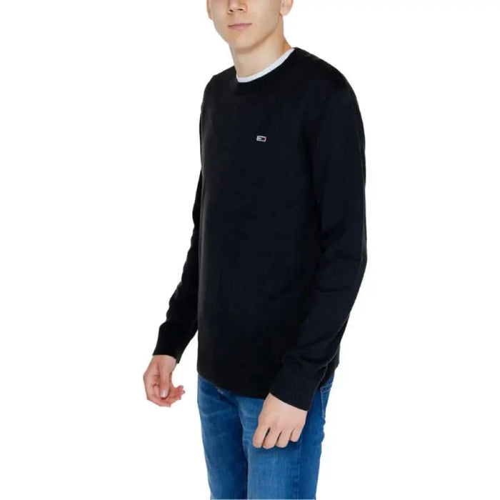 Black crewneck sweater with small logo on chest from Tommy Hilfiger Jeans Men Knitwear