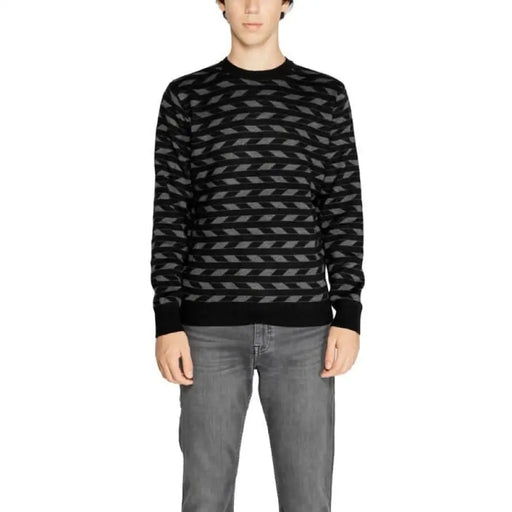 Black and grey patterned sweater with arrow-like designs by Antony Morato for men