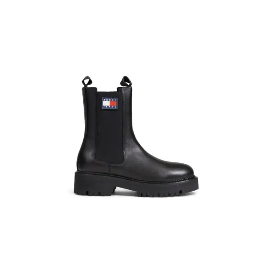 Black leather Chelsea boot with chunky sole and Tommy Hilfiger logo, women’s size