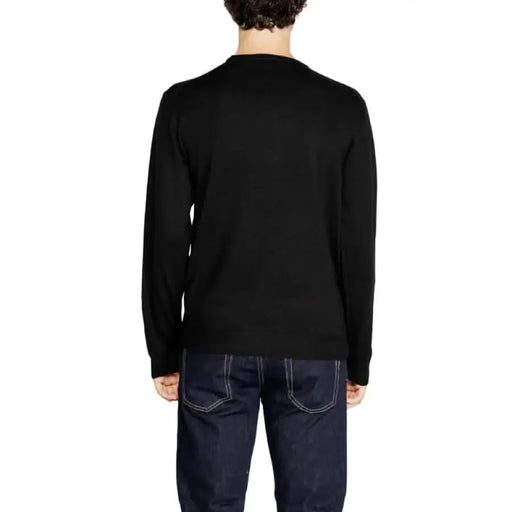 Black long-sleeved crew neck sweater back view from Hamaki-ho Men Knitwear collection