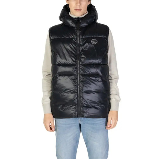 Black puffy hooded vest with zipper closure from Gas Women Gilet collection