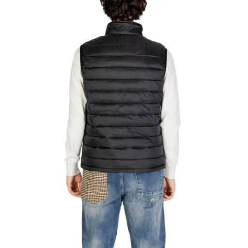 Black quilted puffer vest with horizontal stitching from Gianni Lupo Men Gilet