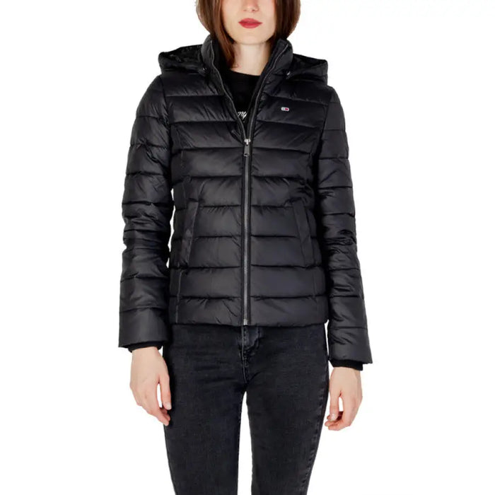 Tommy Hilfiger Jeans women’s black quilted puffer jacket with hood and zipper closure