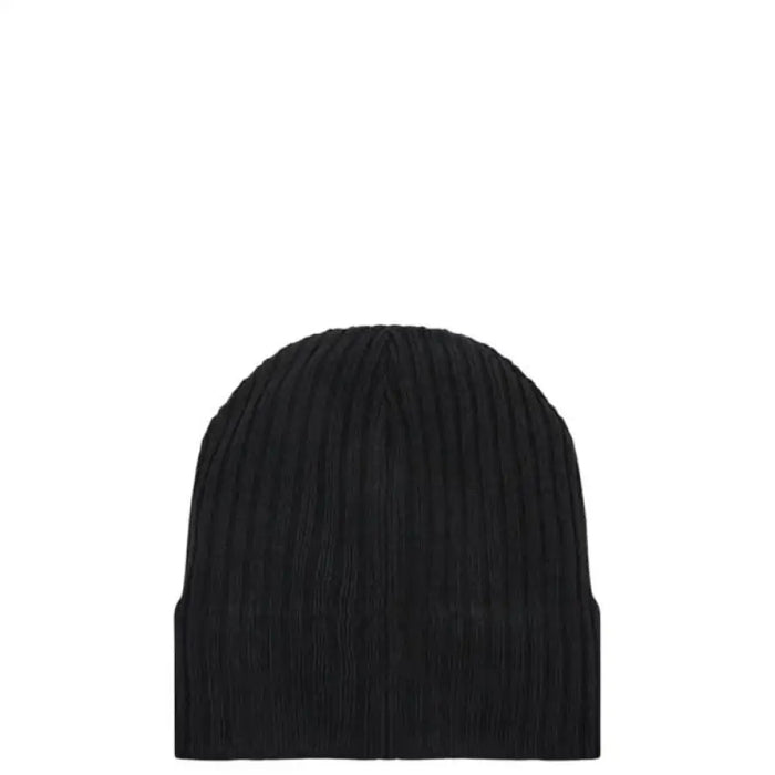 Black ribbed knit beanie hat from Lyle & Scott Men Cap collection