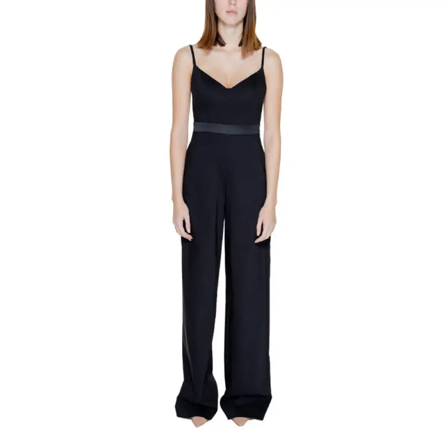 Black sleeveless wide-leg jumpsuit with fitted bodice - Silence Women Jumpsuit