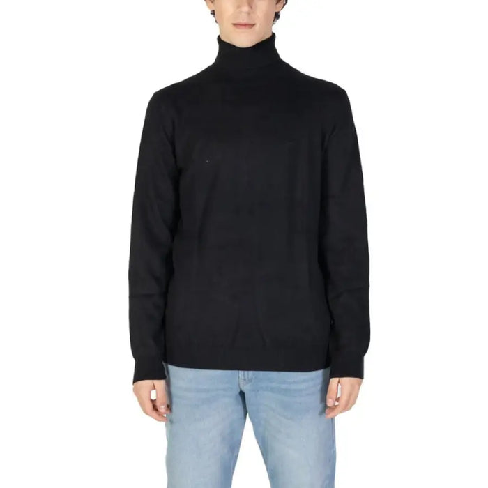 Black turtleneck sweater with long sleeves from Gas Men, ideal for stylish comfort