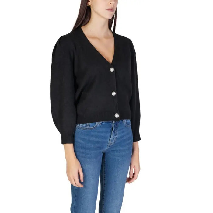 Black v-neck cardigan with three buttons and puff sleeves by Jacqueline De Yong