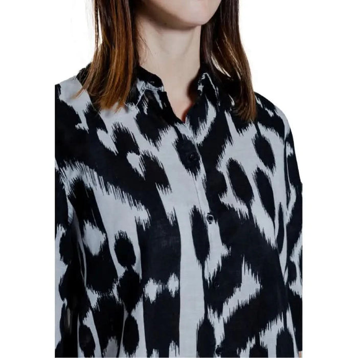 Black and white patterned button-up shirt with abstract brushstroke design from Street One