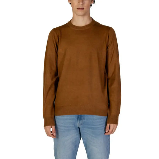 Brown crewneck sweater with long sleeves from Gas for men, perfect for casual wear