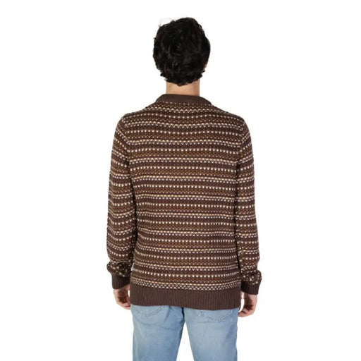 Brown patterned knit sweater with horizontal stripes seen from behind by Only & Sons