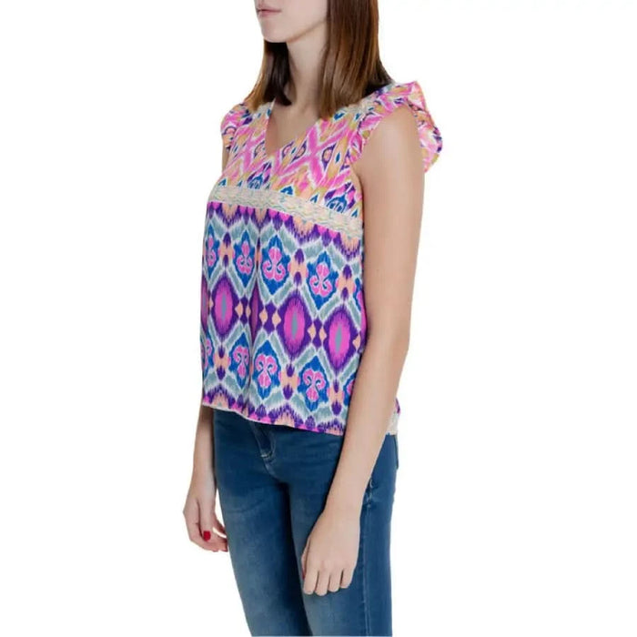 Colorful sleeveless ikat-pattern top with ruffled shoulders - Only Women Undershirt