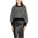 Cropped sweater with black and white zigzag pattern and puffed sleeves by Jacqueline De Yong