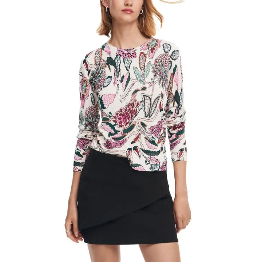 Floral print long-sleeved top with black mini skirt - Desigual Women Knitwear Collection