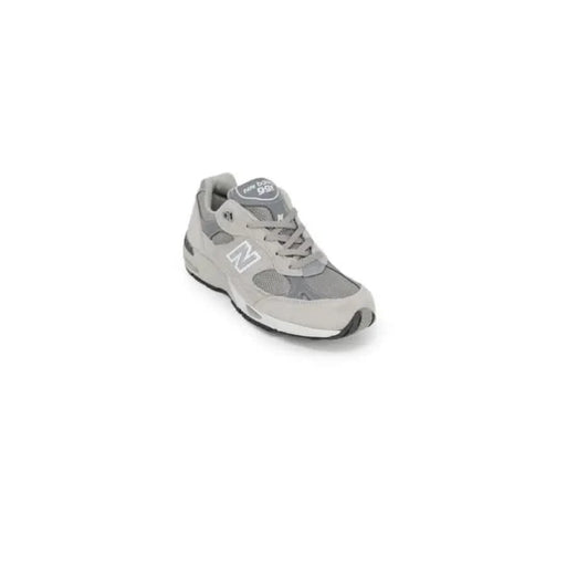 Gray New Balance Women Sneakers with white ’NB’ logo on the side