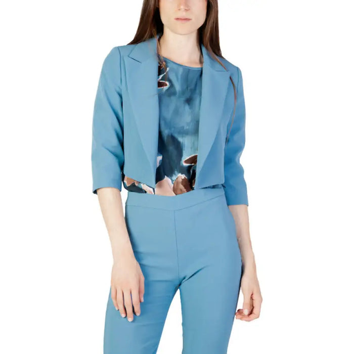 Light blue cropped blazer with three-quarter sleeves from Rinascimento Women Blazer