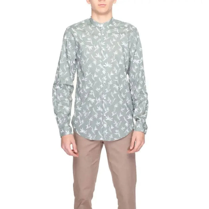 Antony Morato Men’s Shirt with Mandarin Collar in Gray with White Leaf Pattern