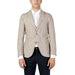 Man wearing Mulish Men Blazer in beige for spring summer.