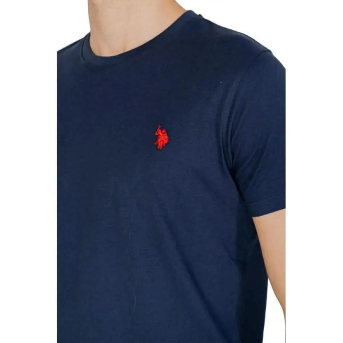 Man in U.S. Polo Assn. T-Shirt, navy with red horse, embodying urban style clothing