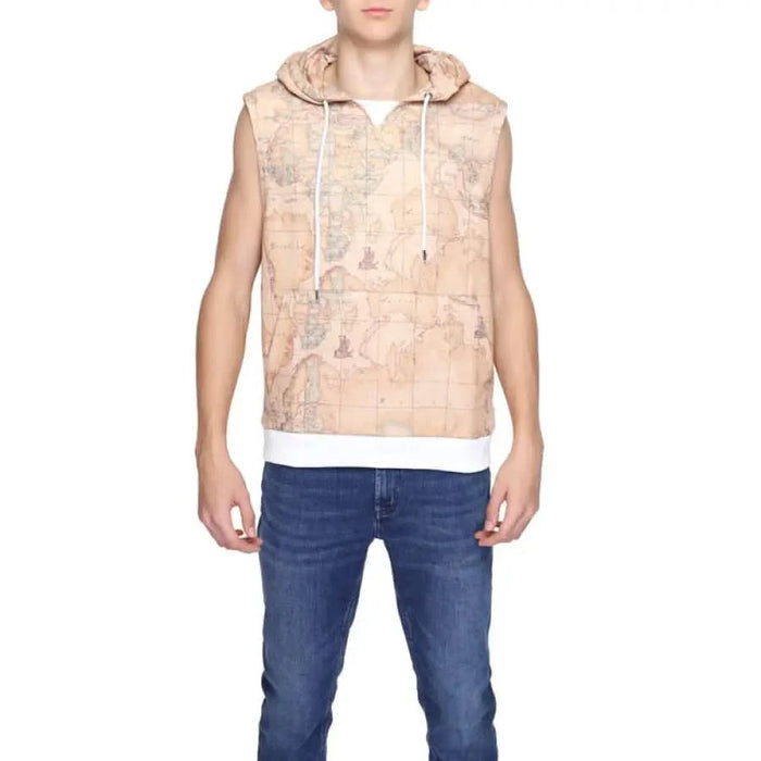 Man wearing Alviero Martini Prima Classe sleeveless hoodie with map print