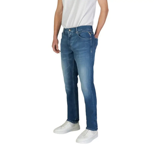 Medium-wash Replay Men Jeans in Blue featuring a straight-leg cut and zip and button details