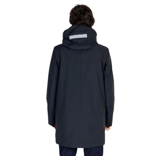 Navy blue hooded winter coat for men, showcased from the back by Peuterey