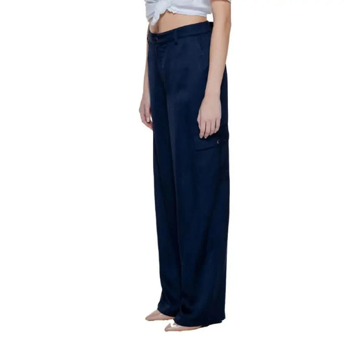 Navy blue wide-leg trousers with side pocket by Street One - Women Trousers