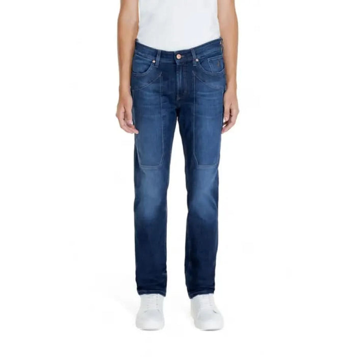 Dark blue straight-leg denim jeans by Jeckerson, part of the Jeckerson Men Trousers collection