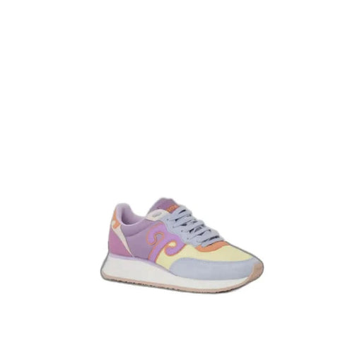 Wushu Wushu women sneakers in pink and yellow color scheme