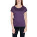 Woman wearing a purple short-sleeved Vila Clothes T-Shirt