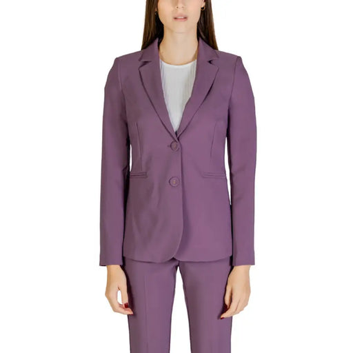 Purple women’s business blazer with two buttons and notched lapels from Sandro Ferrone