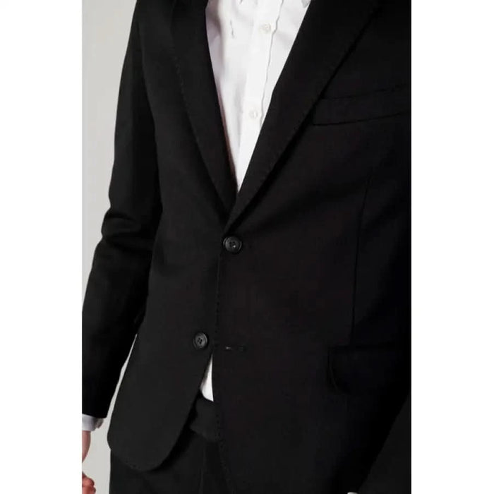 Mulish Men Suit in black wool, urban city style fashion, image 3