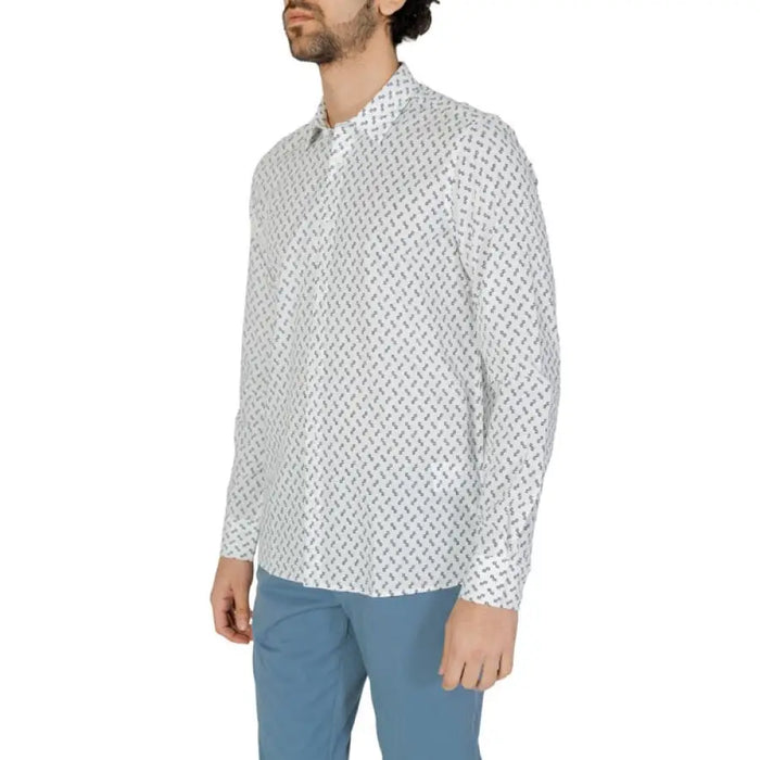 White button-up shirt with geometric print pattern from Antony Morato Men Shirt collection