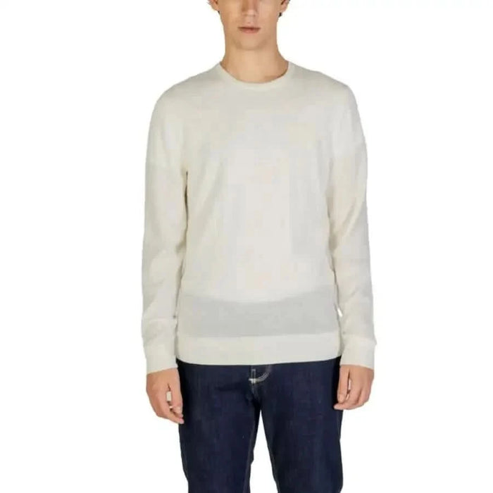 White crew neck sweater with long sleeves from Calvin Klein Men Knitwear collection