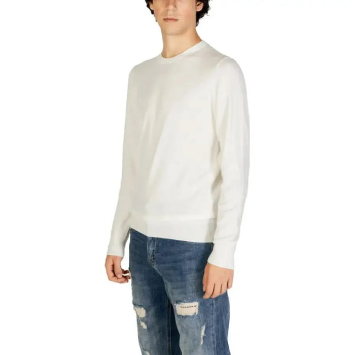 White crewneck sweater with long sleeves from Gianni Lupo Men Knitwear collection