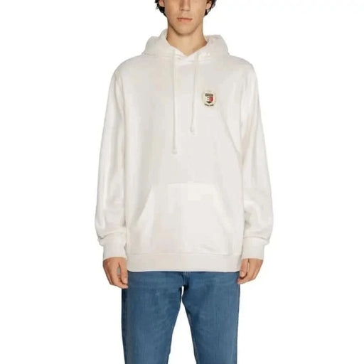 White Tommy Hilfiger hooded sweatshirt with small embroidered chest patch