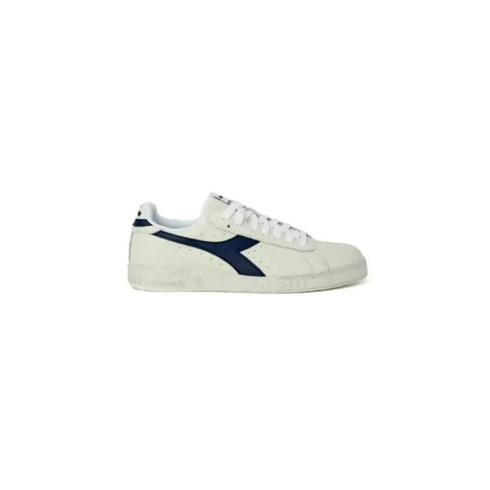 White and navy blue retro-style Diadora Men Sneakers featuring a distinctive side logo