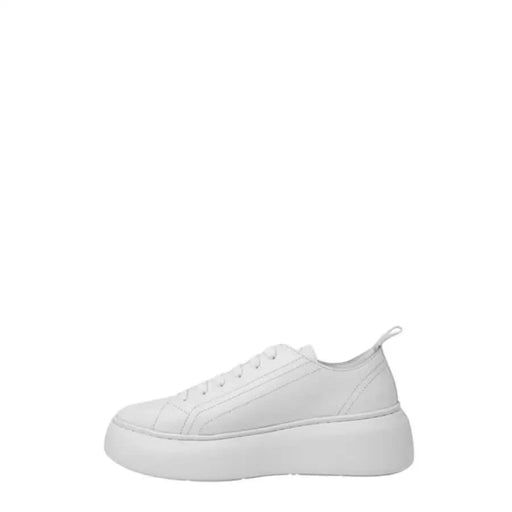 Armani Exchange Women Sneakers - White platform sneaker with laces and a thick sole