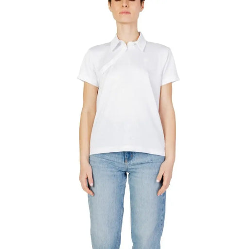 White polo shirt styled with light blue jeans from Blauer Women T-Shirt collection