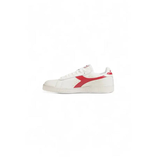 White Diadora Men’s Sneakers featuring a red side stripe and logo design