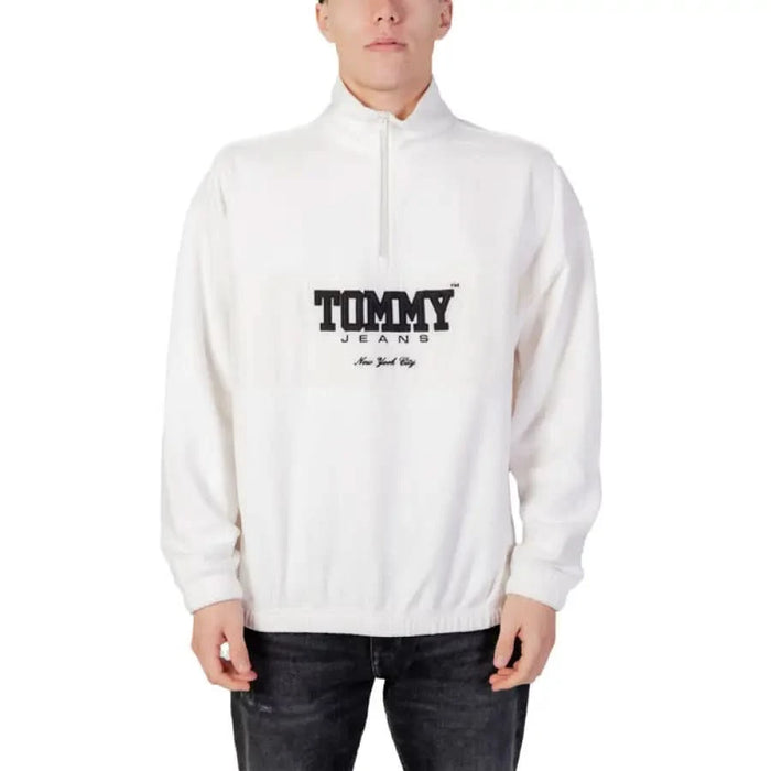 White Tommy Jeans sweatshirt with quarter-zip collar and logo print on chest - Tommy Hilfiger