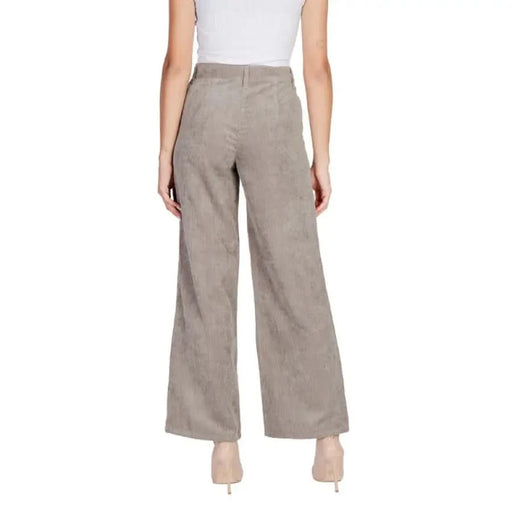 Wide-leg gray corduroy pants with back pockets by Jacqueline De Yong for women