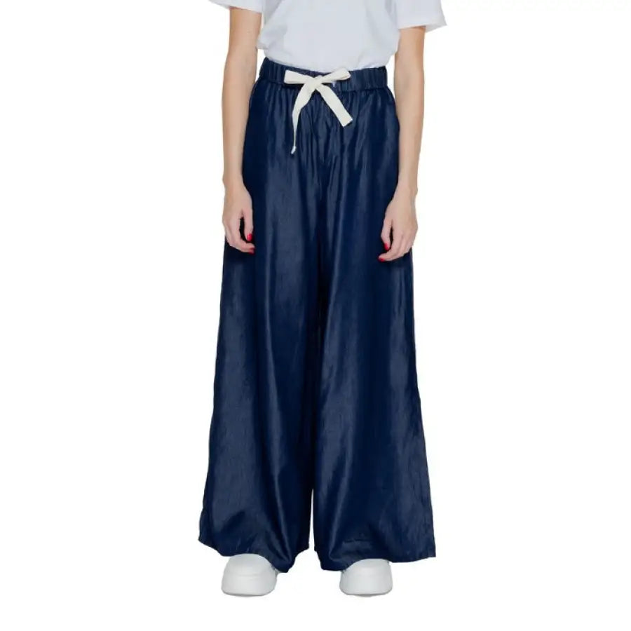 Wide-leg navy blue palazzo pants with white drawstring waist - Only Women Trousers