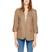 Urban style: Woman in tan jacket - Only Women Blazer